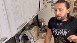 Не стоит слишком настойчиво интересоваться моей жизнью. Она может оказаться настолько интересной,