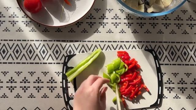 САЛАТ "СТИР ФРАЙ"!!!! САЛАТ С ХРУСТЯЩИМИ БАКЛАЖАНАМИ. смотреть онлайн