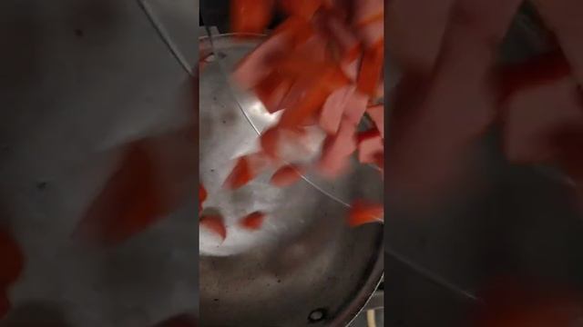 MACARRONADA com Salsicha #Shorts смотреть онлайн