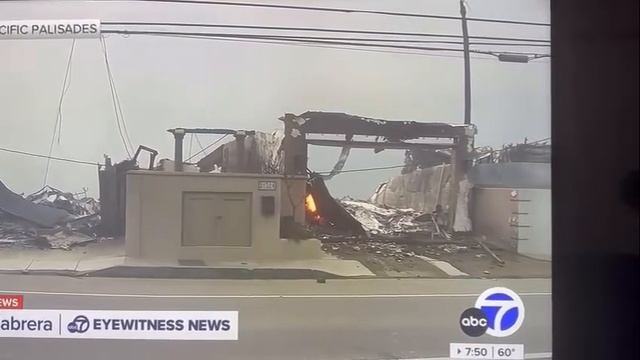 Леонардо Ди Каприо, Бен Аффлек, Пэрис Хилтон и другие лишились особняков из-за пожара в США смотреть онлайн