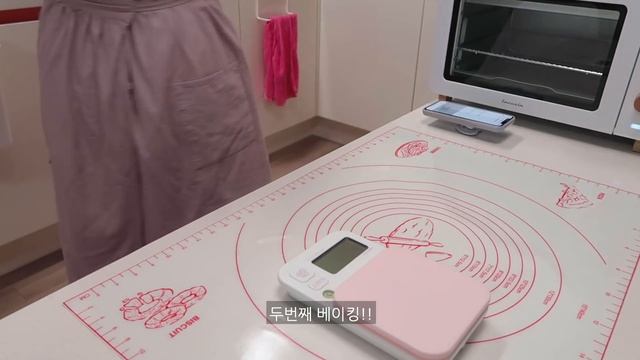 ENG) 베이킹 브이로그 🥐🥧베이킹하는 빵순이 행복한 일상 아몬드를 품은 귀여운 동물 버터 쿠키🐰🐻, 베이직 기본 스콘 смотреть онлайн