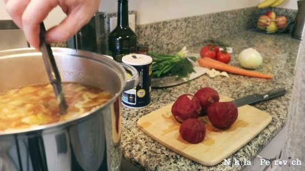 HOW TO MAKE RUSSIAN BORSCHT (БОРЩ) - HEALTHY RECIPE - STEP BY STEP TUTORIAL