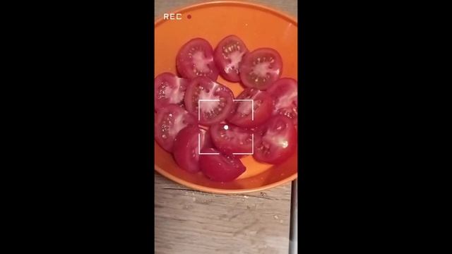 глазунья.Яичница с сосисками,помидорки черри?Jaja,virsla ням.🍳🤤😋 смотреть онлайн