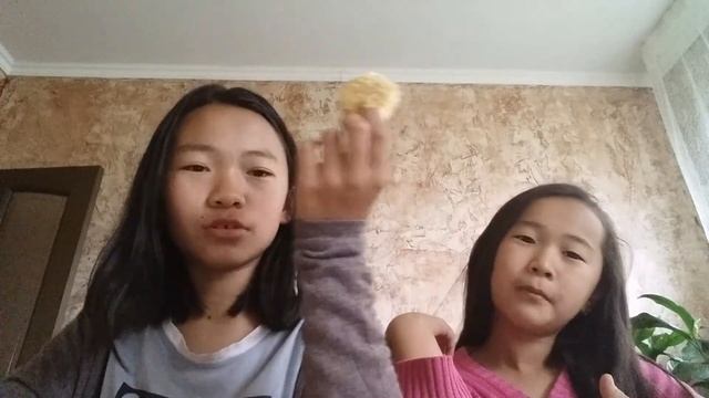 Челендж (печенье со сливками/обычная еда) смотреть онлайн