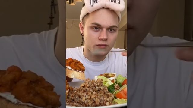 МУКБАНГ смотреть онлайн