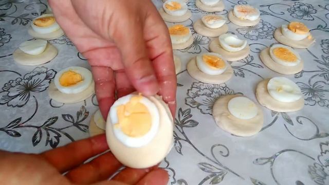 Супер просто и дешевле намного вкуснее 💯 ЖАРЕНЫЙ баурсаки с вареное яйцом смотреть онлайн