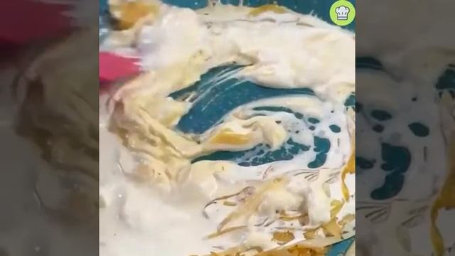 Колбаски в сливочно-луковом соусе 🥰 смотреть онлайн