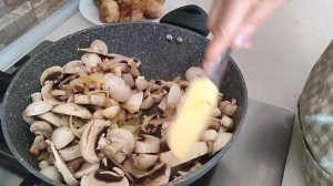 КУРИНЫЕ НОЖКИ  с ГРИБАМИ в СЛИВОЧНОМ Соусе. Просто и Вкусно.