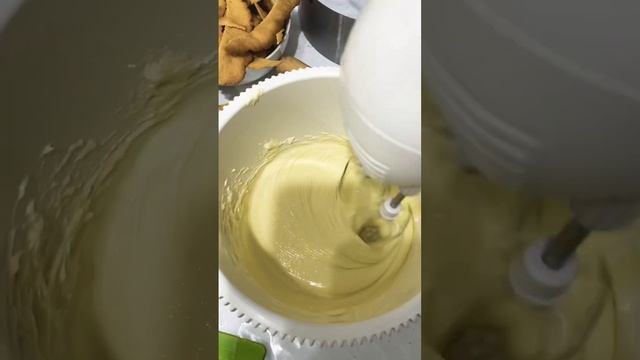 #shortsvideo #shortvideo #shorts #short #крем #легкийкрем #медовыйторт #медовикрецепт смотреть онлайн