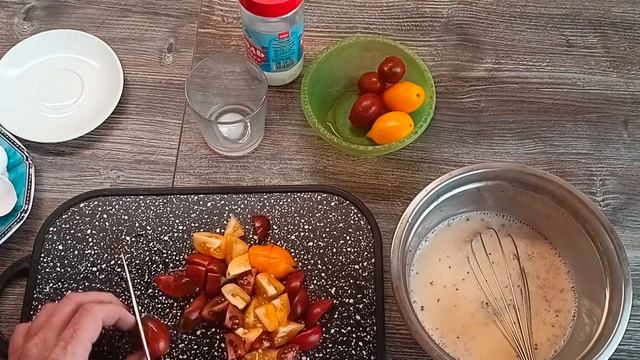 Мощный омлет для всей семьи. Сделает каждый. приятного аппетита. смотреть онлайн