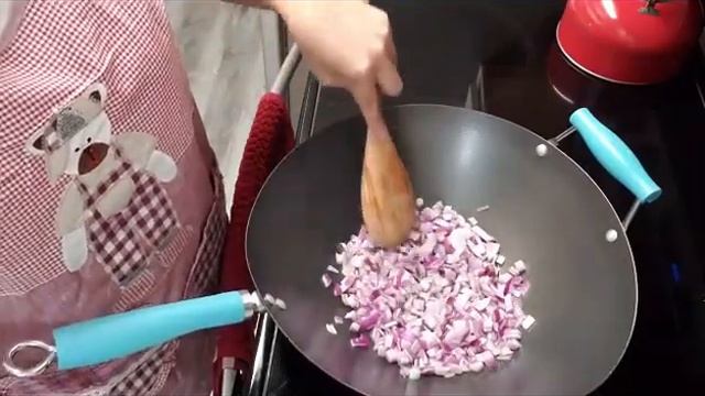 HOMEMADE SPAGHETTI WITH ITALIAN SAUSAGES SAUCE смотреть онлайн
