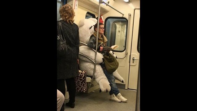Юмор в метрополитенах мира. смотреть онлайн