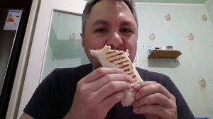 АСМР ИТИНГ. КУШАЮ ШАУРМУ ПРИГОТОВЛЕННУЮ НА УГЛЯХ. ASMR