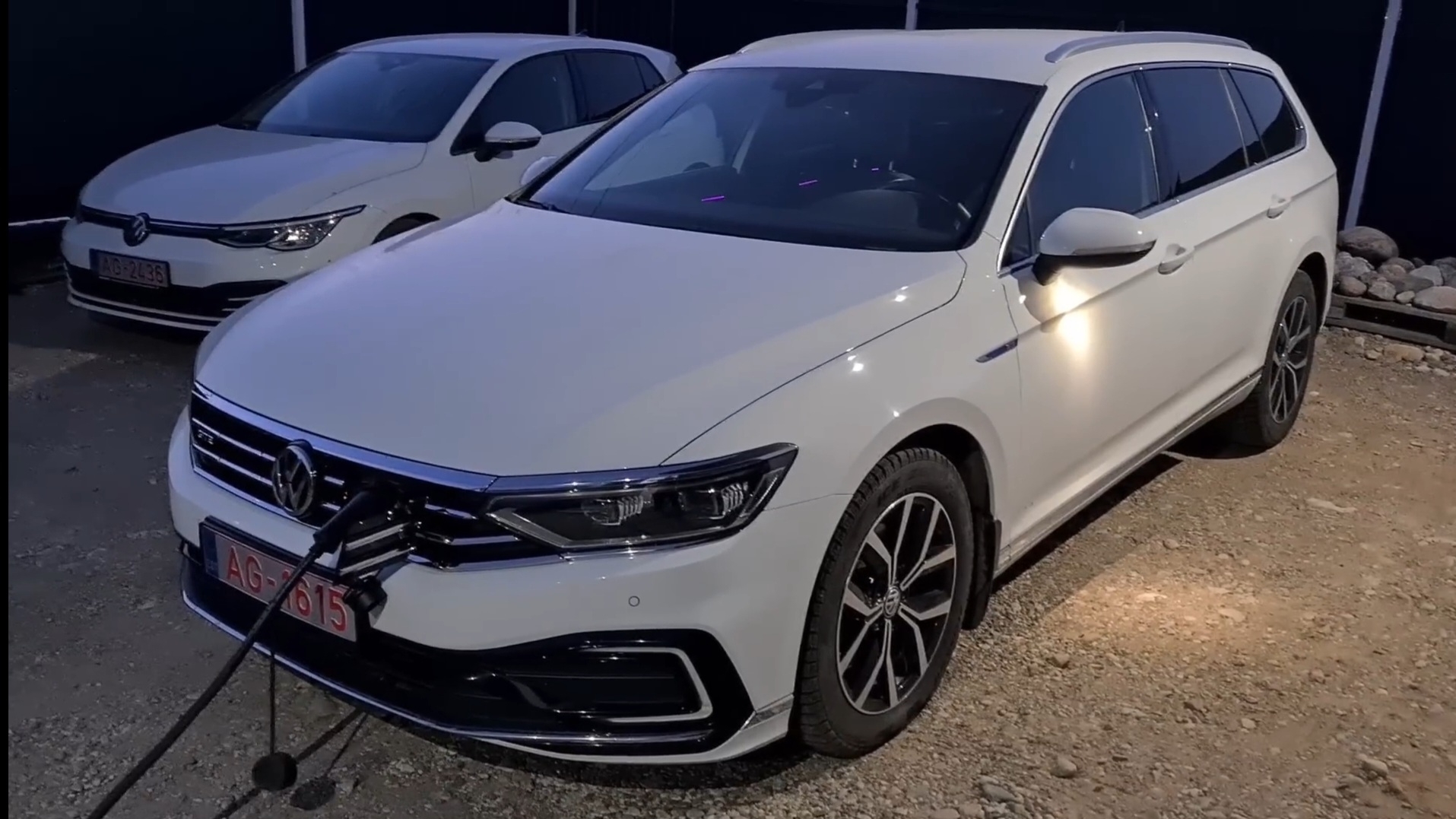 VW Passat GTE 2020 (рестайлинг). Запас хода на ЭЛЕКТРОТЯГЕ летом! ВВБ 13 кВт*ч. смотреть онлайн