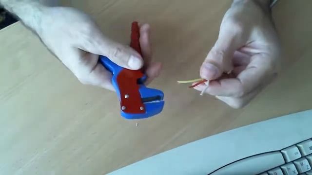 Инструмент для зачистки проводов, стриппер смотреть онлайн