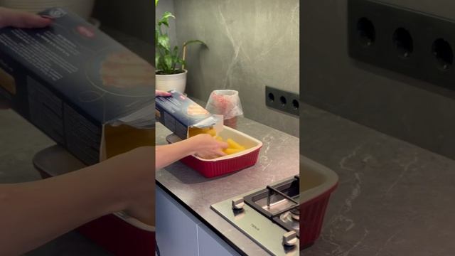 Каннеллони с фаршем под соусом бешамель #рекомендации #рецепт #еда смотреть онлайн