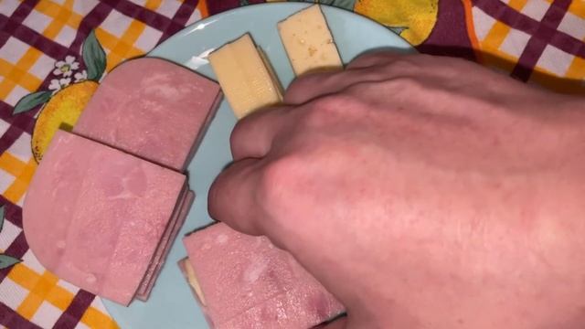 Еще одна идея для вкусного завтрака. ГОТОВИТСЯ ЗА 15 МИНУТ смотреть онлайн