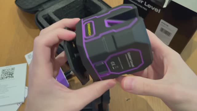 Уровень лазерный Ermenrich PLUS LV30 | Ermenrich – видео распаковки смотреть онлайн