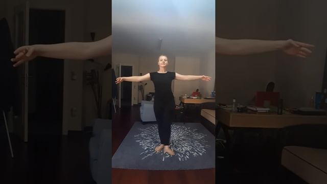 Бурова battement tendu, battement tendu jete and pirouette на середине смотреть онлайн