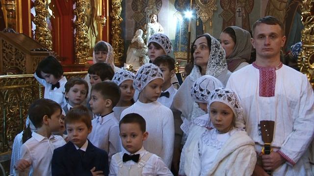 РОЖДЕСТВЕНСКОЕ ПОСЛАНИЕ Святейшего Патриарха Московского и всея Руси Кирилла огласили в храме. 2025. смотреть онлайн