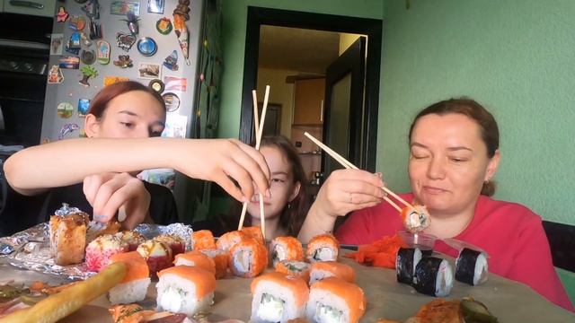 Мукбанг/ роллы 😋 смотреть онлайн