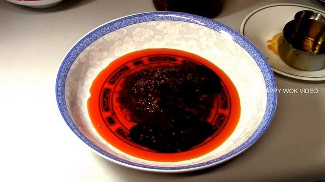 Szechuan Wide Wheat noodle with pork sauce смотреть онлайн