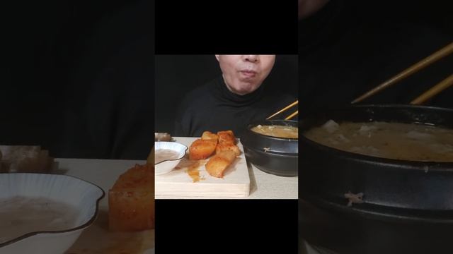 ASMR MUKBANG, Pork Offal and Rice Soup and Boiled Pork Head Meat Slices, 순대국과 편육 먹방#shorts смотреть онлайн