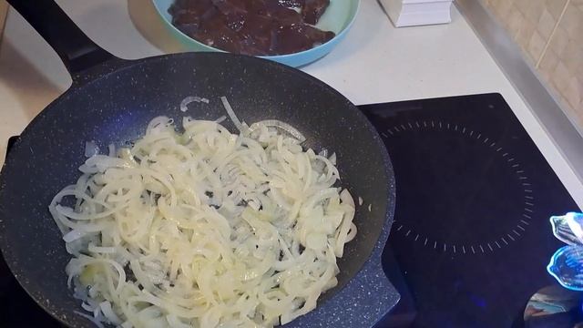Жареная нежная печень с луком ,обработал Печень Содой! Мягкая Сочная Без Запаха! смотреть онлайн