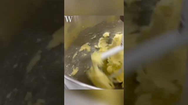 Готовим новогодний апельсиновый кекс 🍊😍 #рецепт #рецепты #food #апельсины #shorts #новыйгод #кекс смотреть онлайн