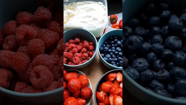 Traditional Australian Dessert-PAVLOVA and for me this is our Traditional Christmas Dessert #shorts смотреть онлайн