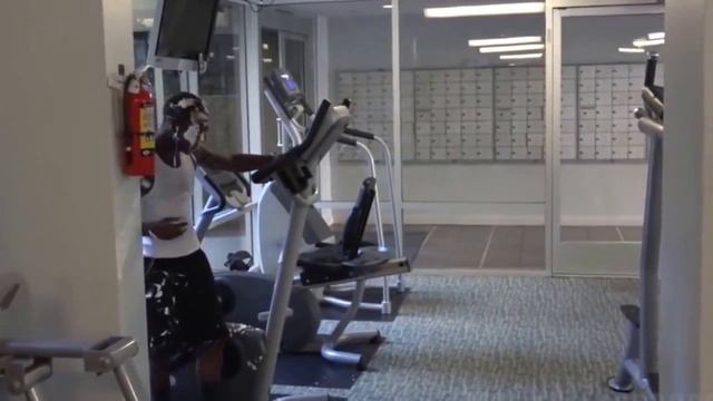 ПИРОГ В ЛИЦО ПРОХОЖЕМУ ПРАНК.=) смотреть онлайн