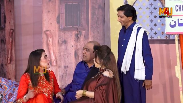 Agha Majid and Eman Malik | Saleem Albela | New Stage Drama | Ishara Akh Da #comedy #comedyvideo смотреть онлайн