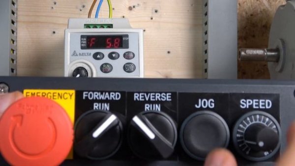 Delta VFD-L Drive. Remote control, 2 wire control, 3 wire control, parameter set up. English