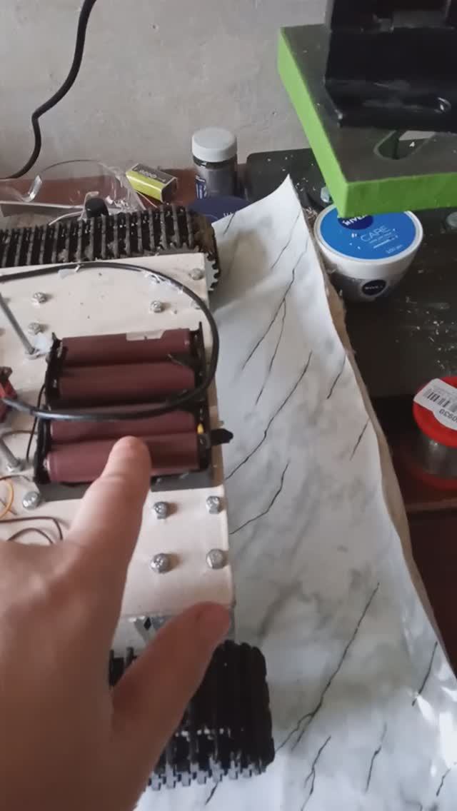 Лёд, снег, гусеницы (Поломка-2) смотреть онлайн