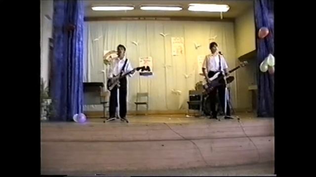 Выпускной в школе №2. ч.3.wmv смотреть онлайн