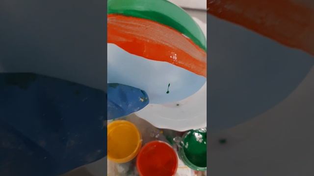 The balloon is painted with paints#shorts смотреть онлайн