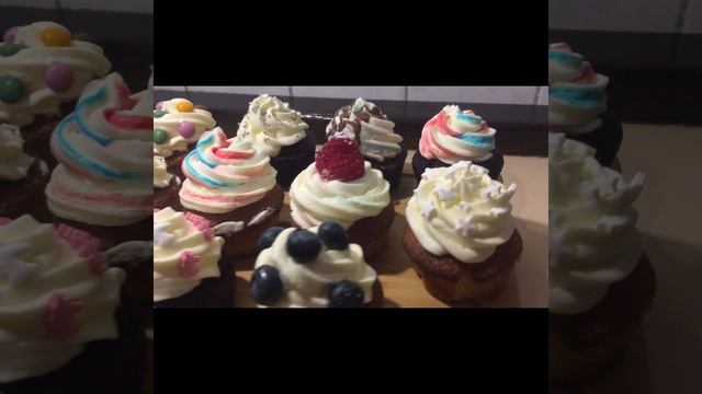 Классические капкейки | Крем-чиз на сливках | начинка в капкейки#Shorts смотреть онлайн