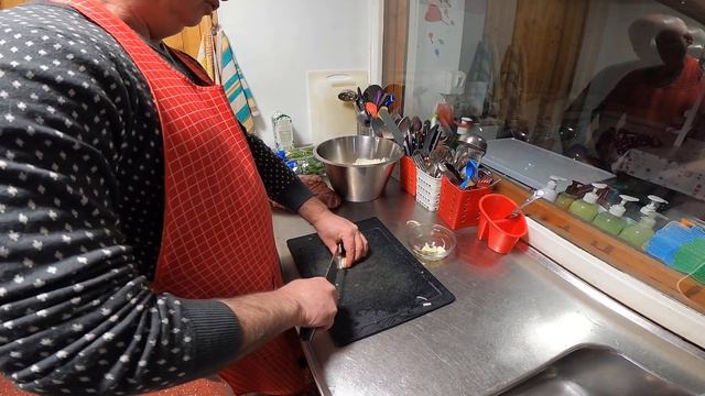 Что кушают Русские в Финляндии.шашлык на кефире, часть 1 http://www.fi1344.ru/ смотреть онлайн