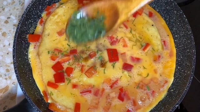 Приготовили самый быстрый УЖИН - горячие бутерброды, а можно готовить и на завтрак 👩🏻🍳 смотреть онлайн