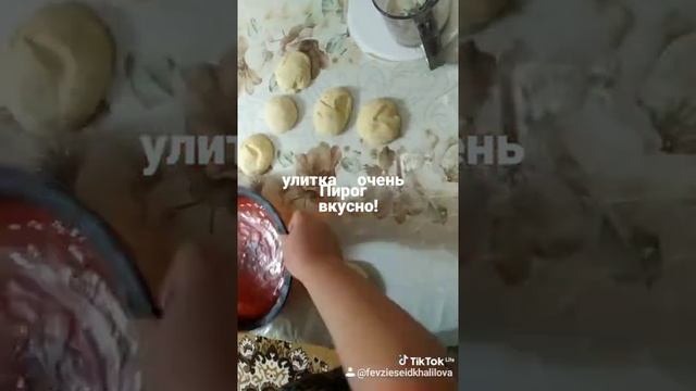 Пирог ( сладкий) Улитка с изюмом! смотреть онлайн