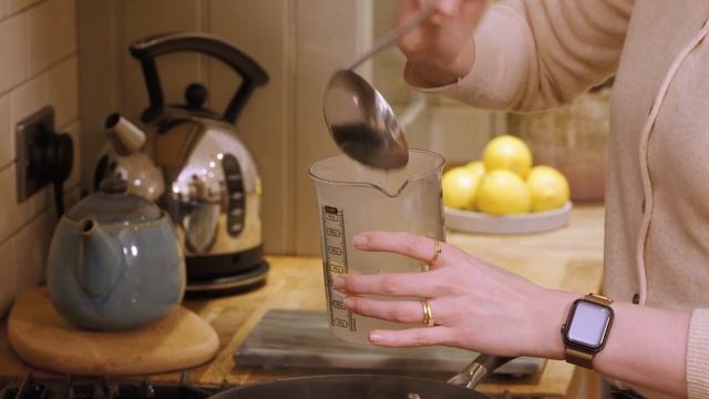 At Home | Anna Newton Cooks Black Garlic & Cavolo Nero Pasta | Waitrose смотреть онлайн