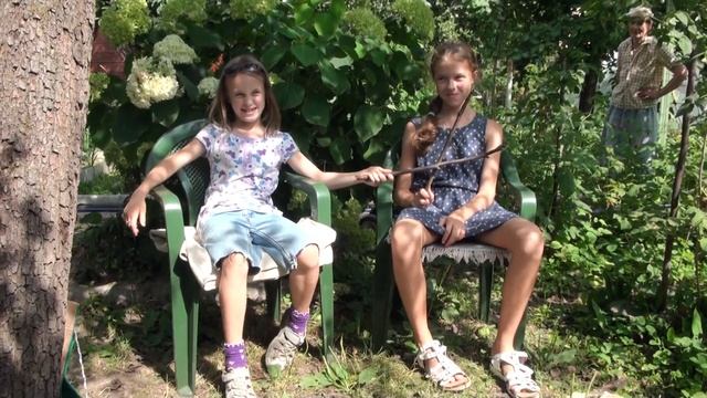 На даче. Художник Рома Антонов. Делаем шашлык смотреть онлайн