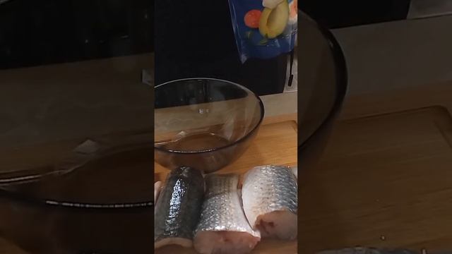 🌍🍽 Кефаль🐟(может быть другая морская рыба)тушёная с луком и морковью🧅🥕 #еда смотреть онлайн