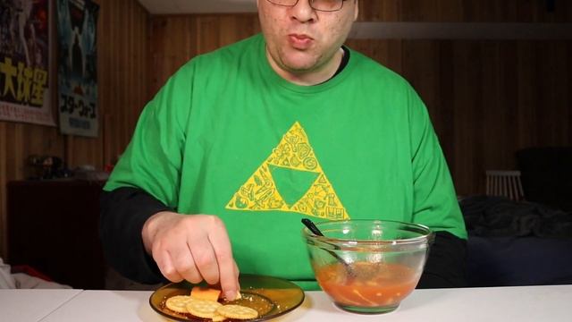 CHEF BOYARDEE MINI RAVIOLI & RITZ WITH CHEESE ASMR MUKBANG смотреть онлайн
