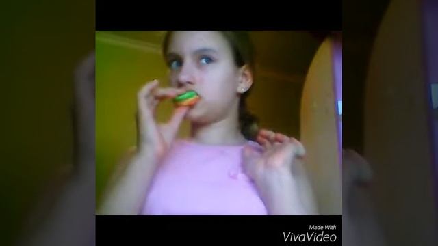 Пробую макаруны смотреть онлайн