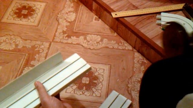 Cборка потолочного карниза