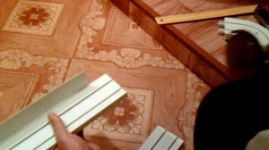 Cборка потолочного карниза