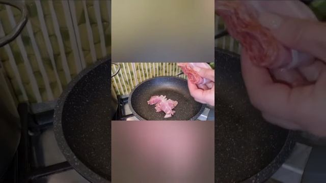 Паста с беконом и сыром Пармезан смотреть онлайн