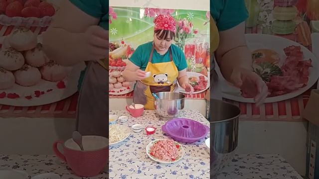 Пирог заливной с колбасой и капустой смотреть онлайн