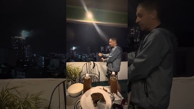 Как прошел наш Новый год. Жизнь изменилась в Нячанге #новыйгод #вьетнам #2025 смотреть онлайн